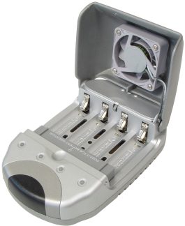 Incarcator pentru acumulatori NiCd si NiMH, 2 sau 4 Mignon (AA) sau Micro (AAA)